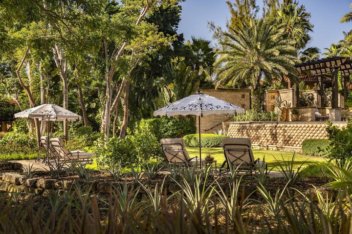 Hotel Exterior 181 of 187