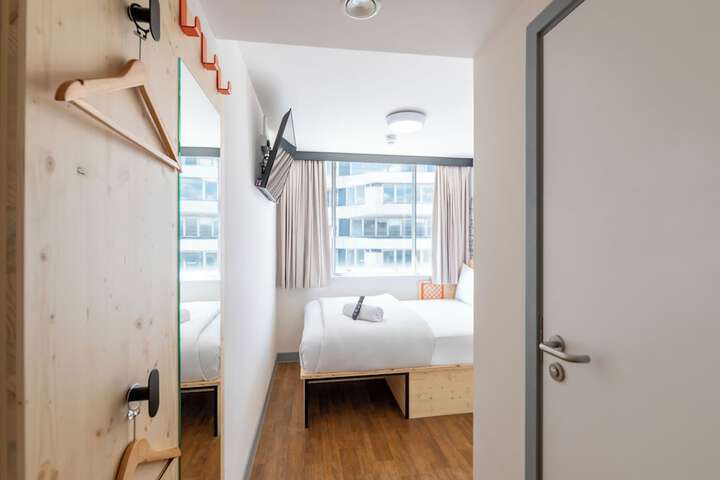 Room 6 of 55