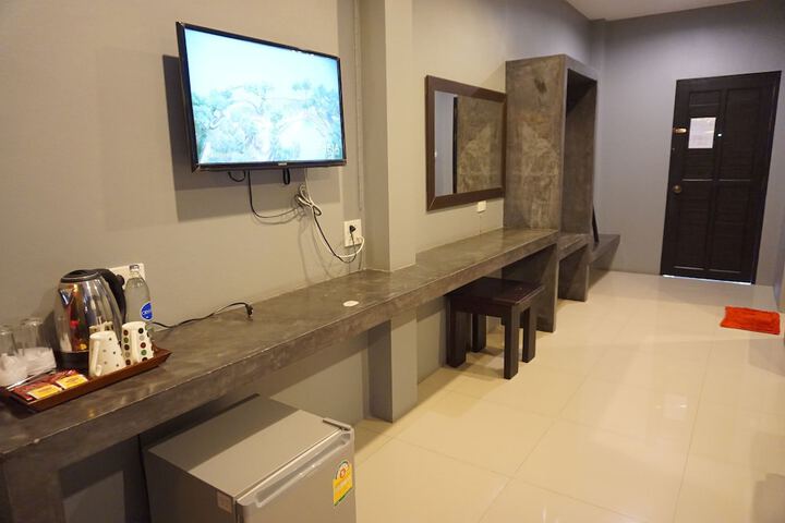 Room 16 of 36