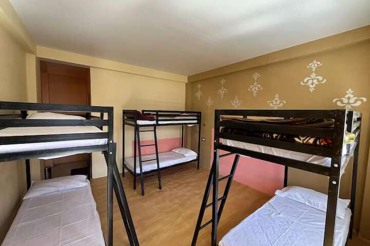 Room 9 of 31