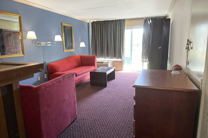 1 King Bed (6 of 44)
