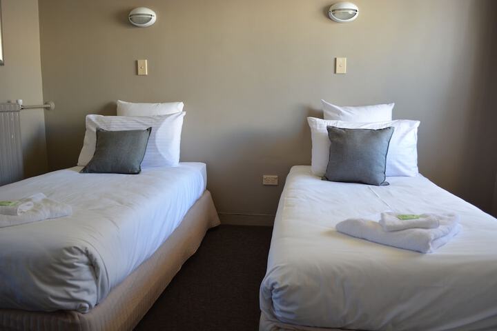 Room 10 of 62