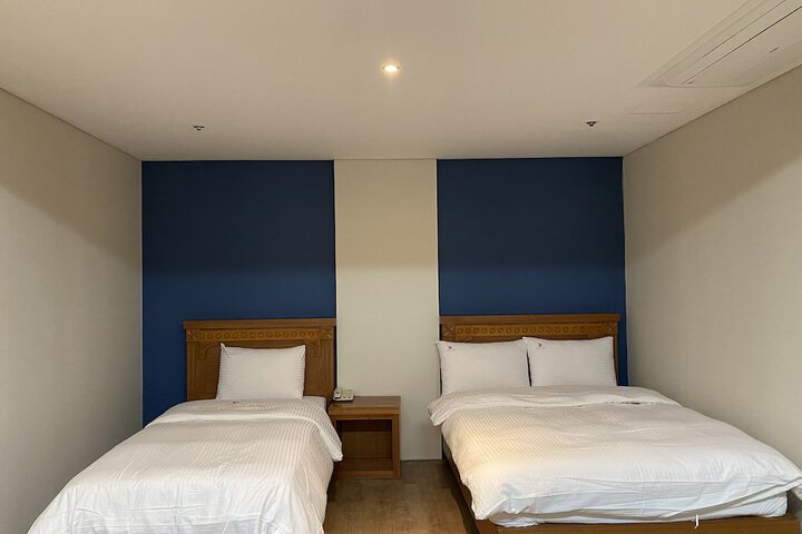 Room 17 of 73