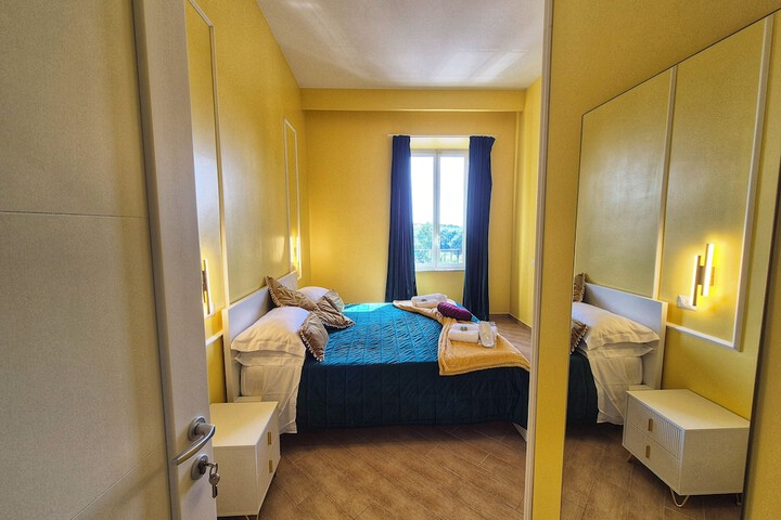 Room 25 of 36