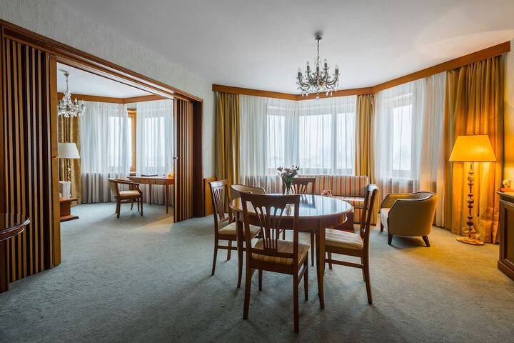 Room 45 of 113
