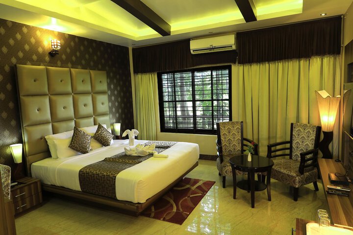 Room 28 of 74