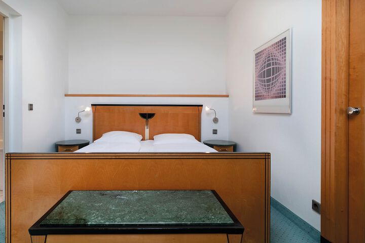 Room 20 of 102
