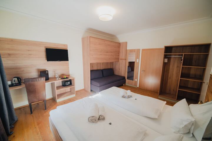 Room 10 of 79