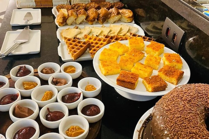 Breakfast/Coffee Service 30 of 43