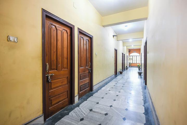 Room 9 of 10