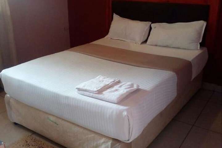 Room 5 of 28