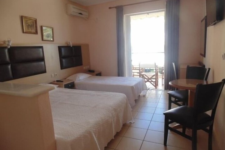 Room 5 of 49