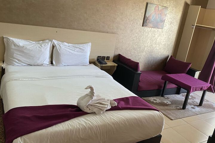 Room 42 of 78
