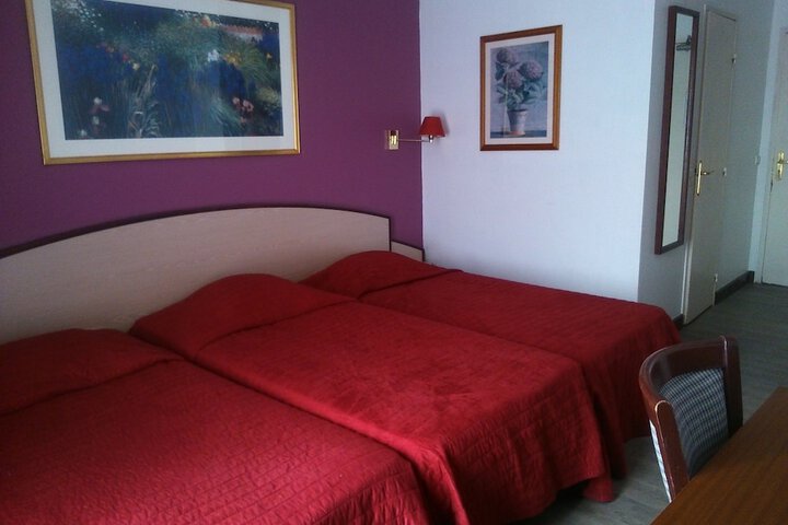 Room 8 of 29