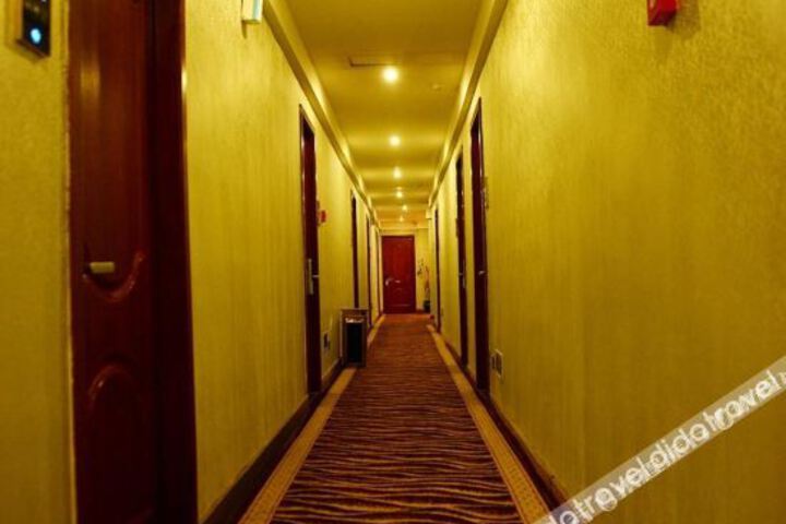 Hotel Interior 20 of 28