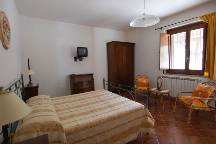 Room 5 of 19