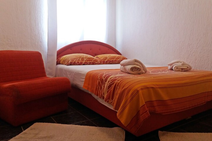 Room 3 of 15