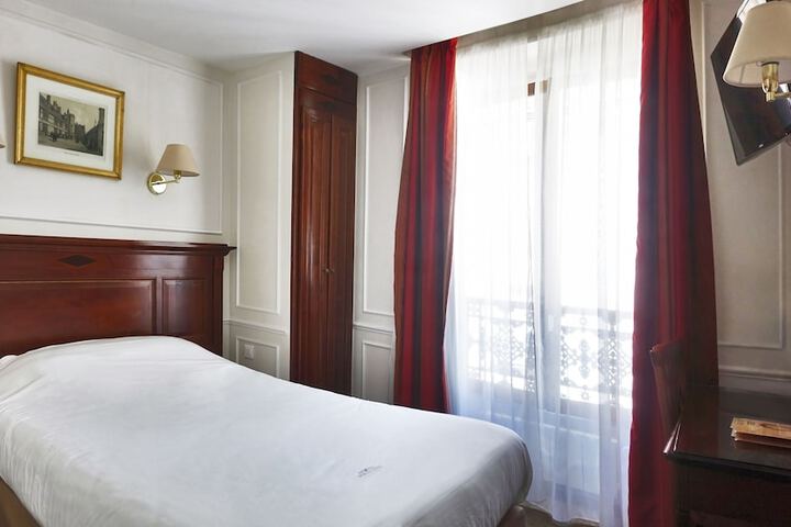Room 14 of 38