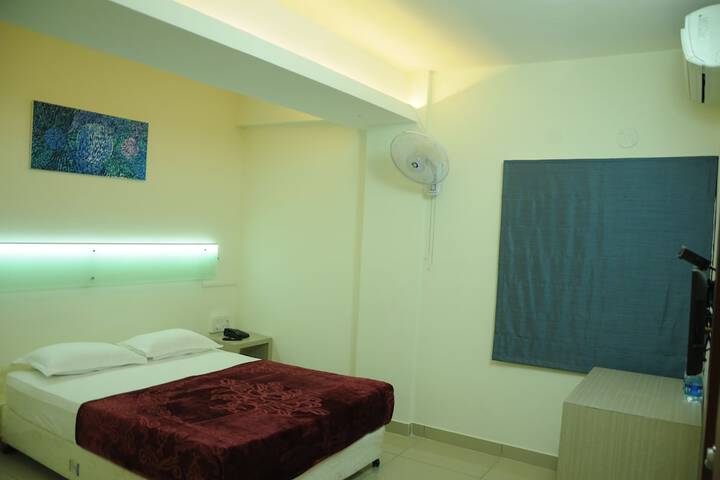 Room 10 of 29
