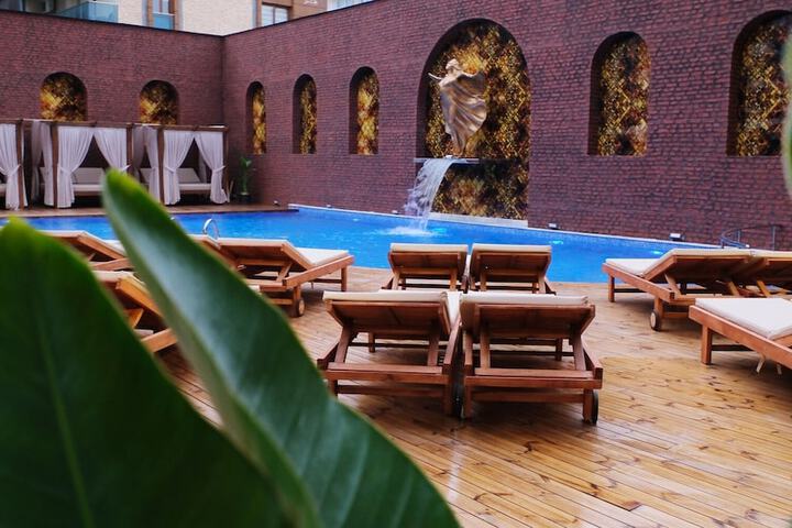 Pools & Facilities