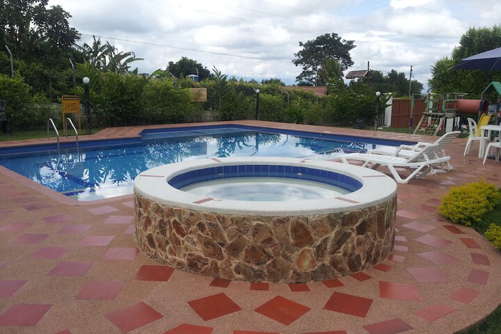 Pool 17 of 34