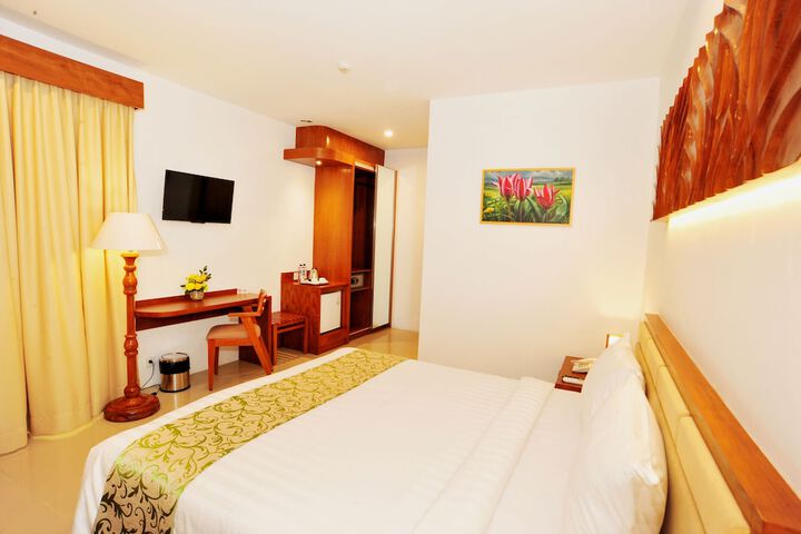 Room 5 of 30