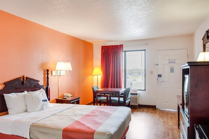 Room 17 of 43