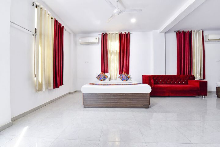 Room 16 of 32