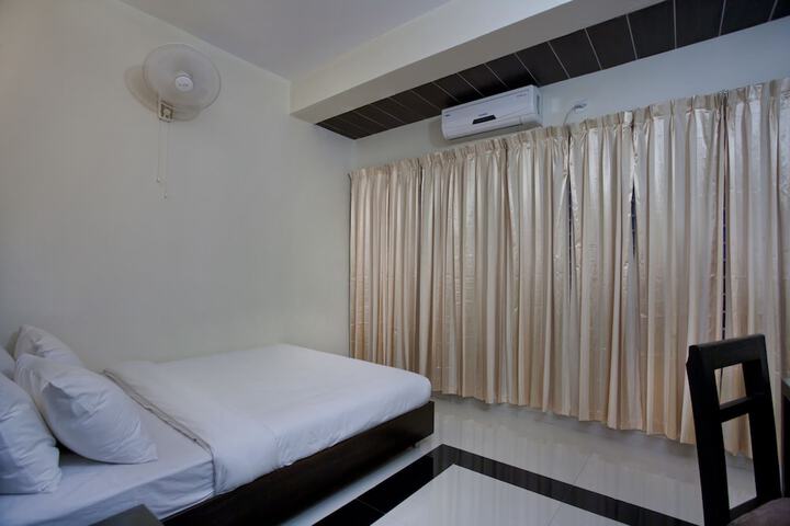 Room 15 of 42
