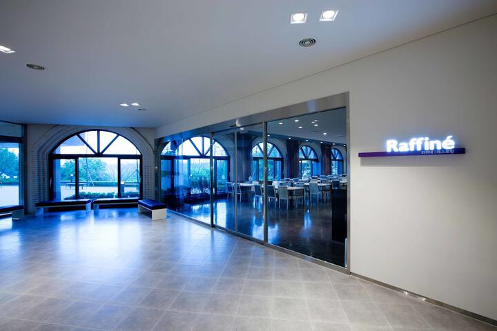 Entrance & Lobby
