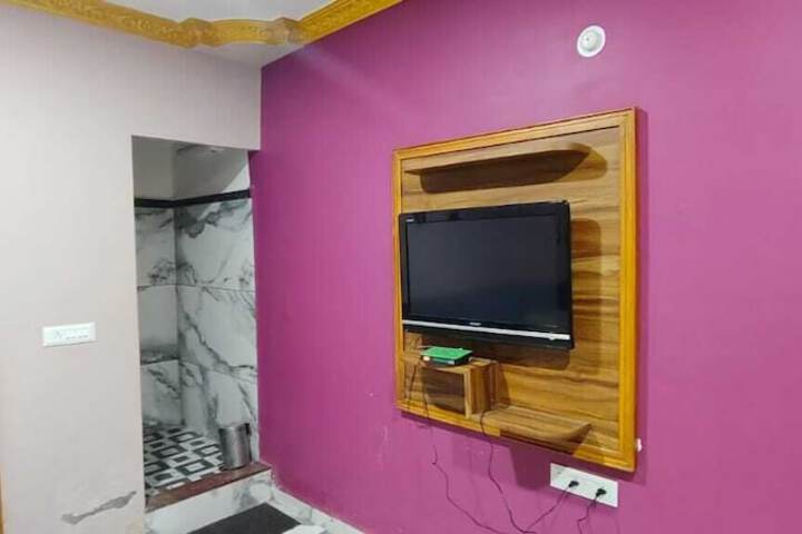 Room 8 of 50