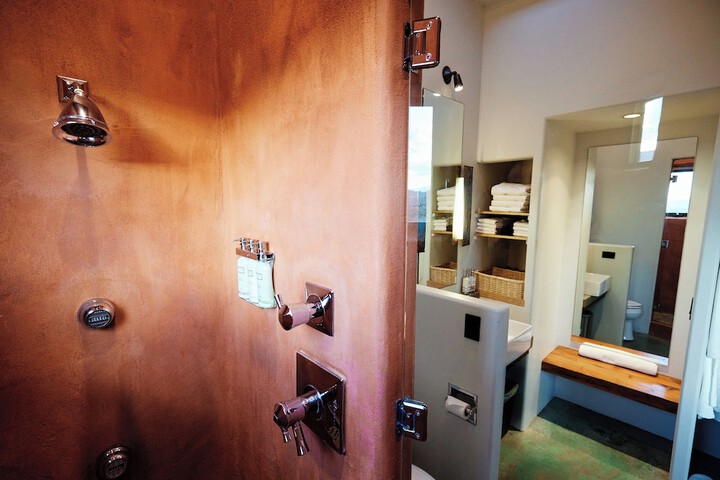 Room 29 of 48