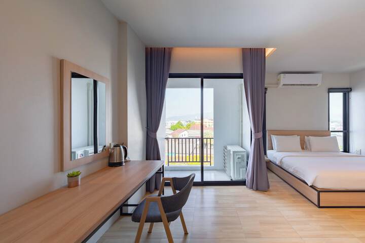 Room 21 of 32