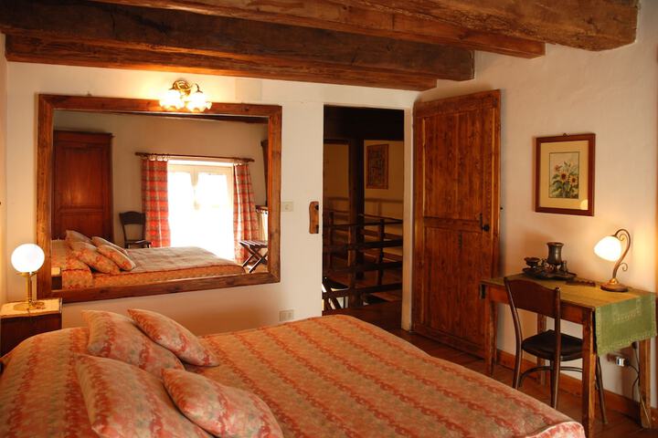 Room 3 of 11