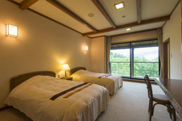 Room 19 of 28
