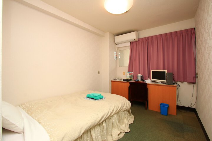 Room 3 of 10
