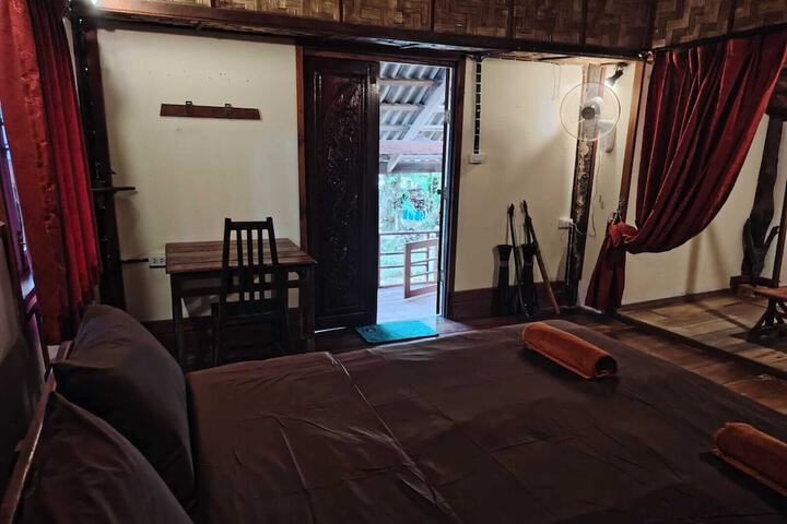 Room 17 of 30