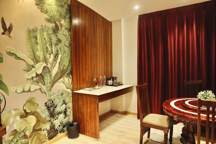 Room 75 of 196
