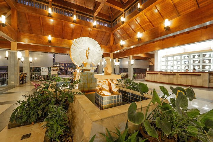Hotel Lobby