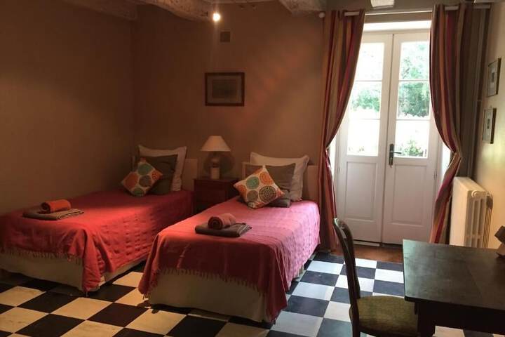 Room 21 of 73