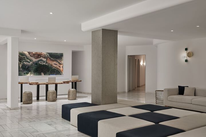 Guest Lobby
