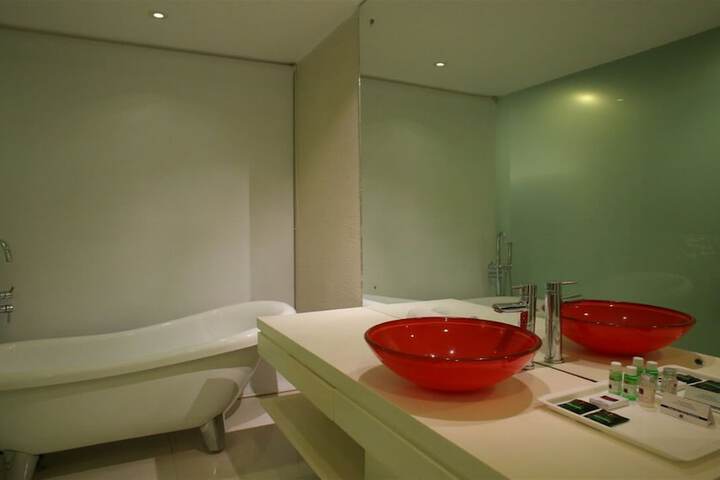 Room 15 of 47