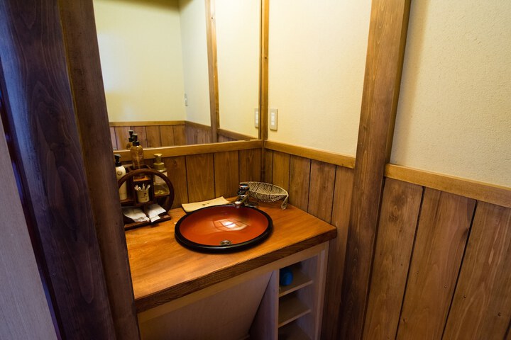 Room 20 of 126