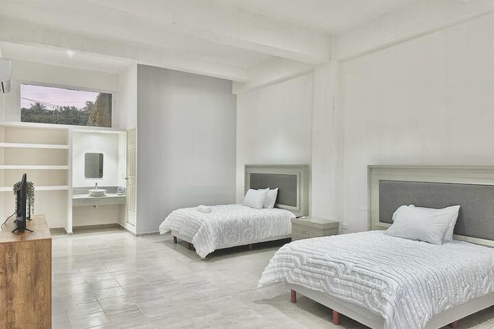Room 3 of 7