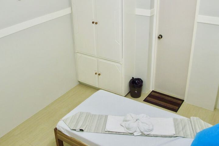 Room 8 of 18