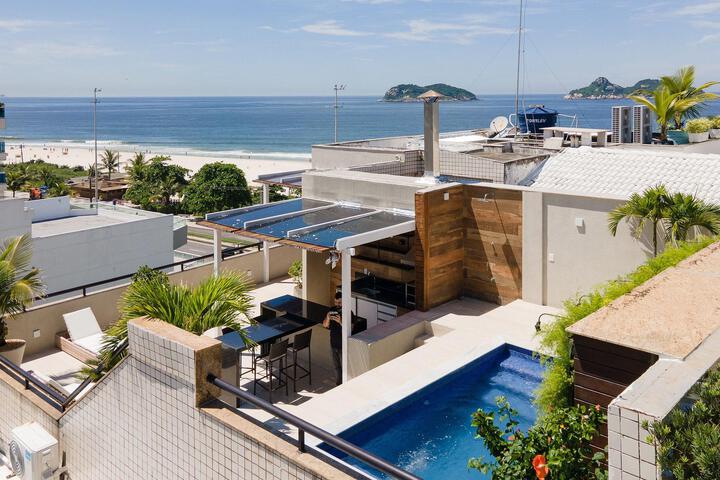 Cobertura Duplex no Rio de Janeiro - Em frente a praia e vista para montanha!