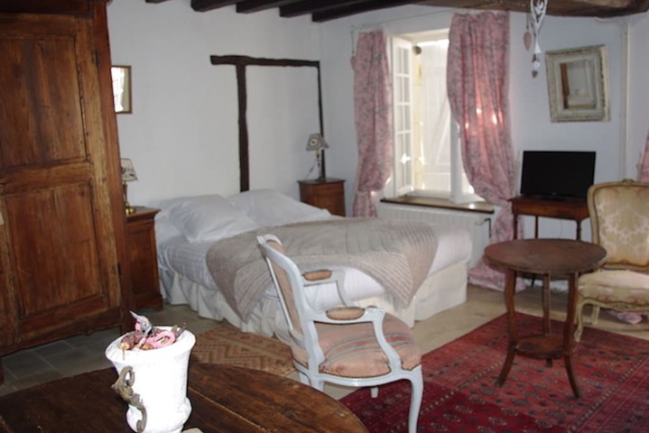 Room 3 of 145