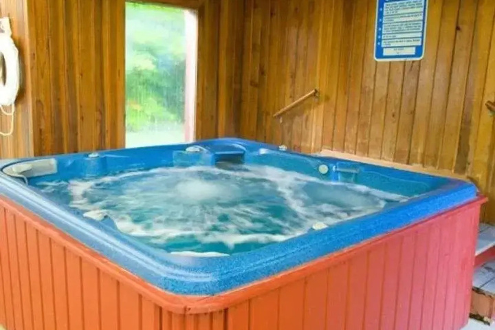 Pool 8 of 13
