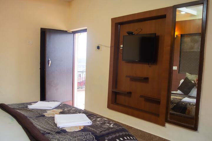 Room 35 of 90