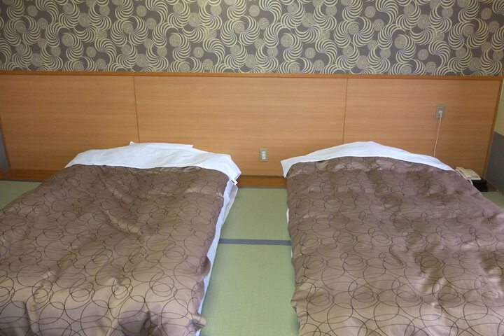 Room 28 of 65